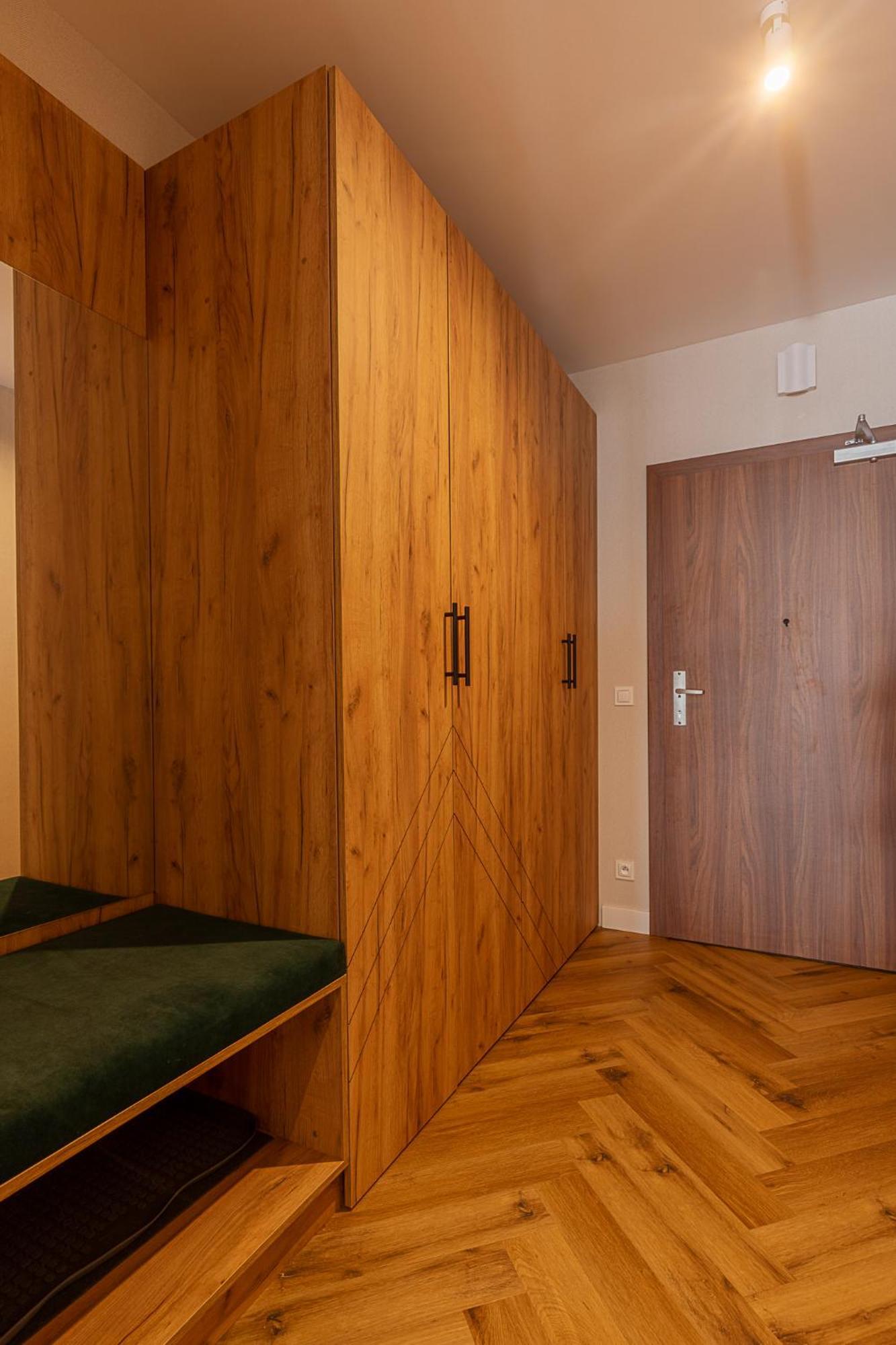 Rentplanet - Park Apartment